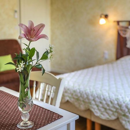 Le Nid De L'Ecureuil Bed & Breakfast Brens  Ngoại thất bức ảnh