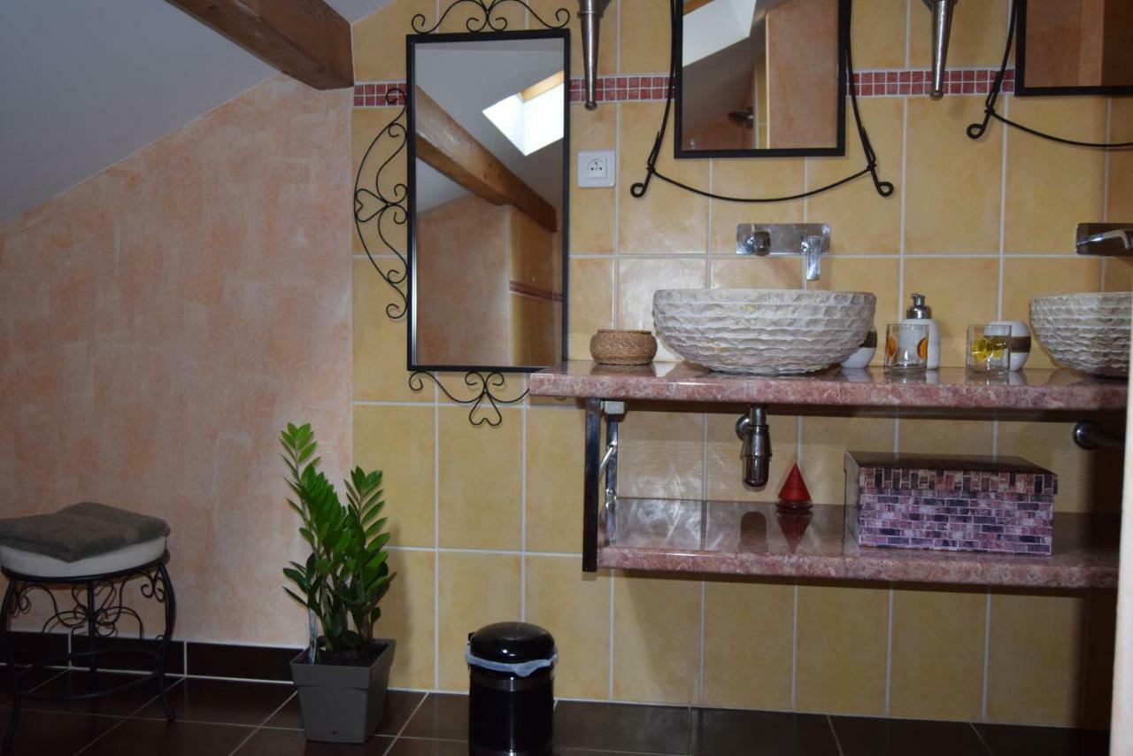 Le Nid De L'Ecureuil Bed & Breakfast Brens  Ngoại thất bức ảnh