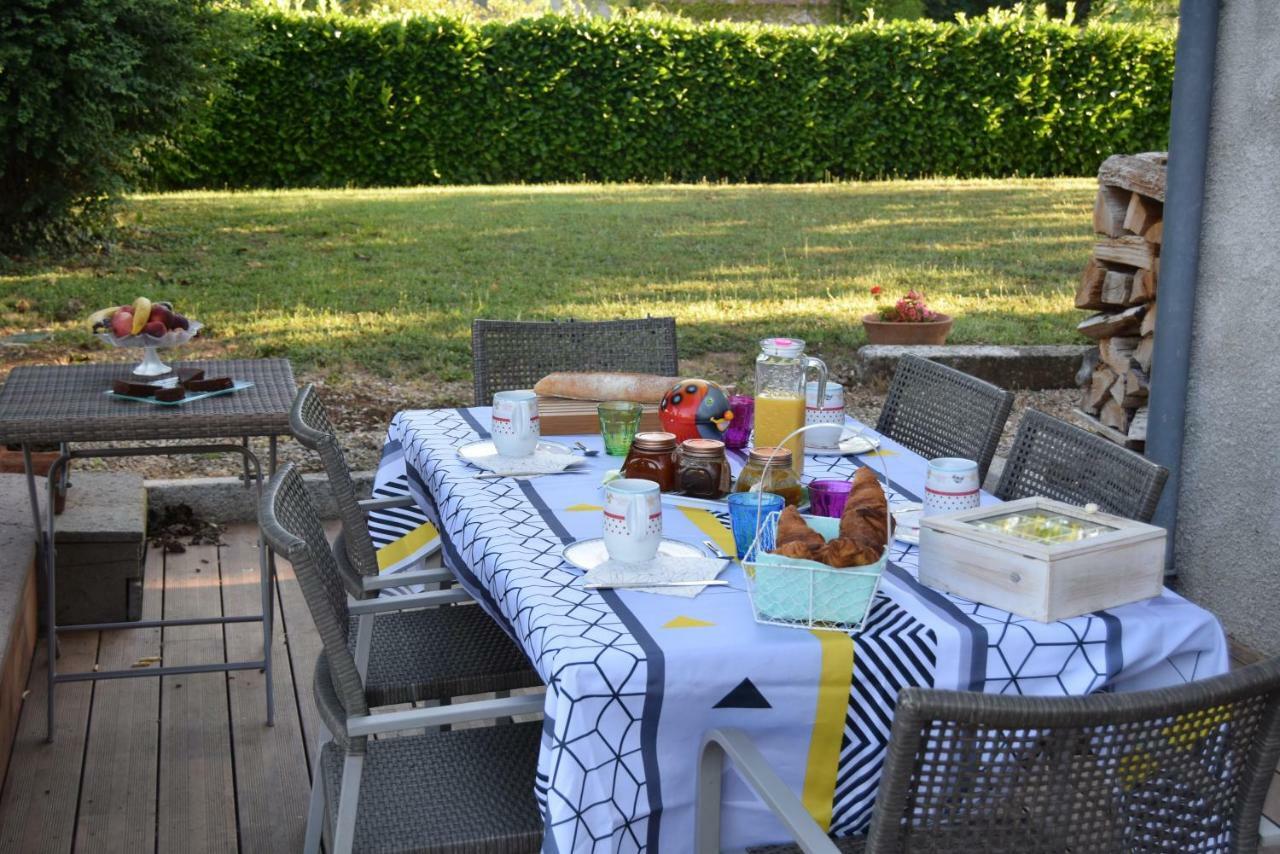 Le Nid De L'Ecureuil Bed & Breakfast Brens  Ngoại thất bức ảnh
